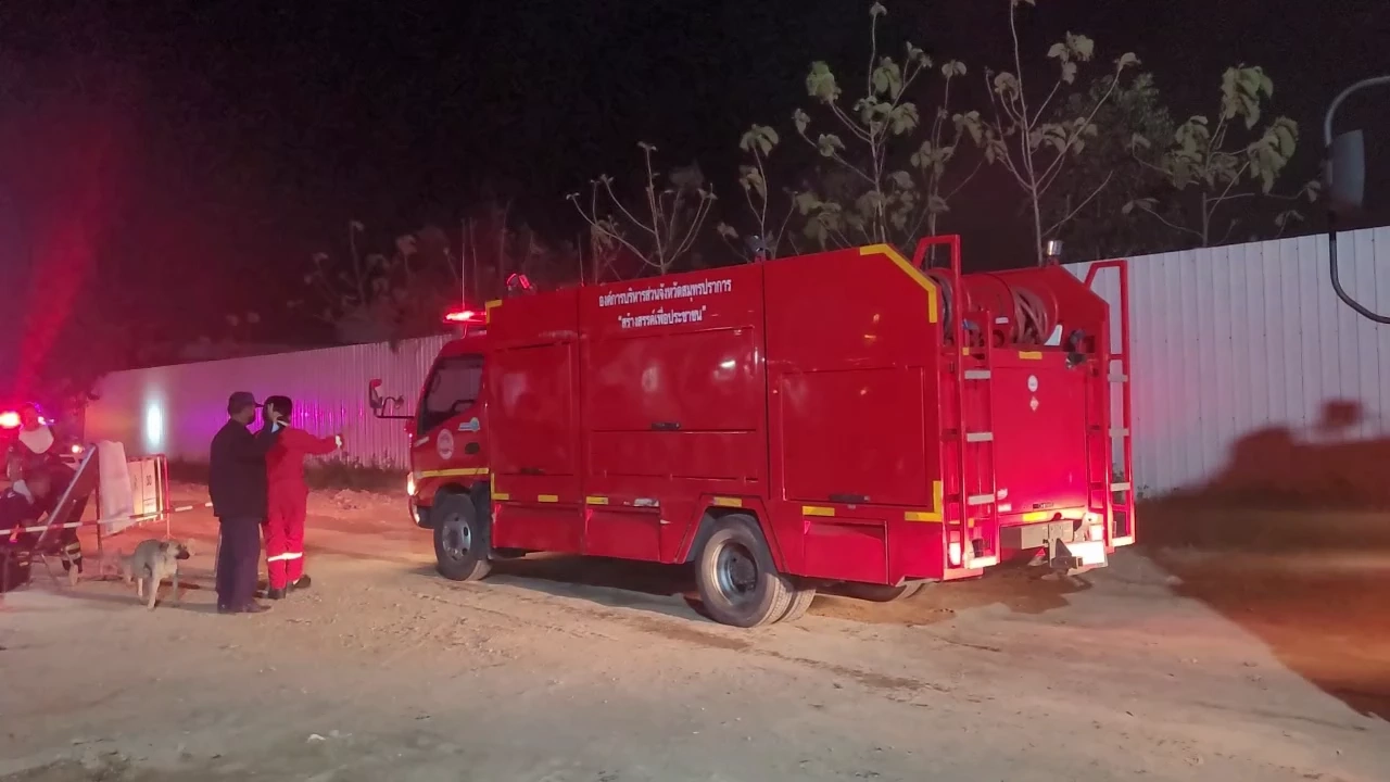 เพลิงไหม้บ่อขยะแพรกษาใหม่ควันฟุ้ง ตั้งศูนย์พักคอยรับชาวบ้านใกล้บ่อขยะ