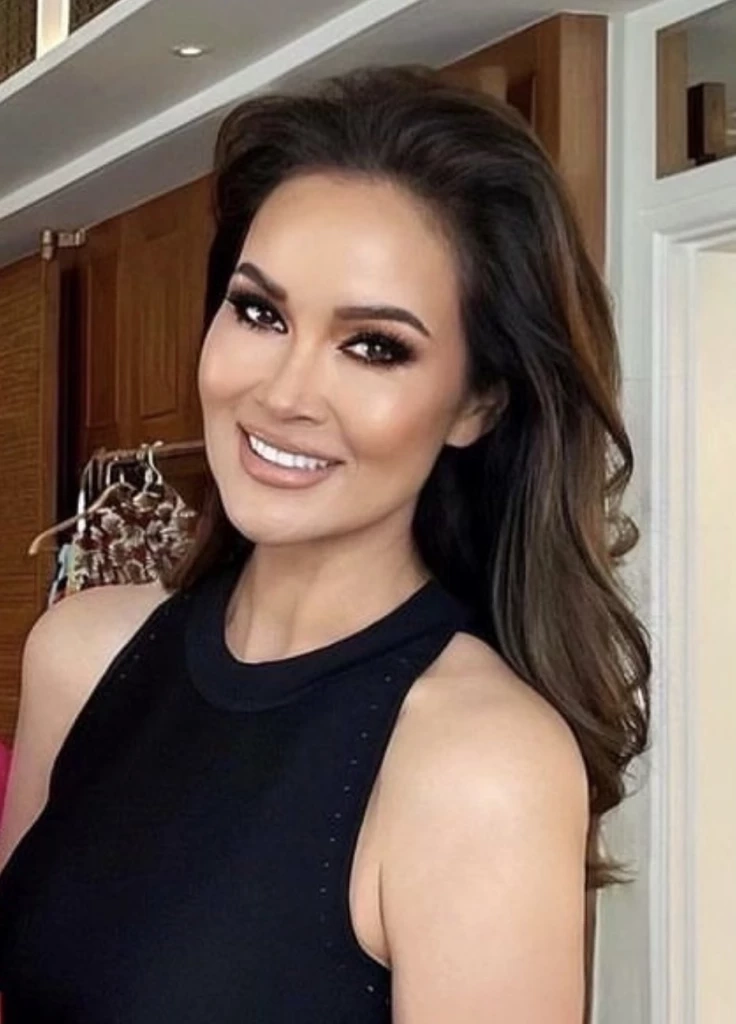 ปุ๋ย ภรณ์ทิพย์ นาคหิรัญกนก ไซม่อน