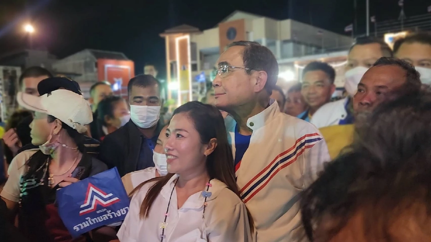 "บิ๊กตู่" ขึ้นเวทีปราศรัยแรก "รทสช." อ้อนคนชุมพรขอความรัก