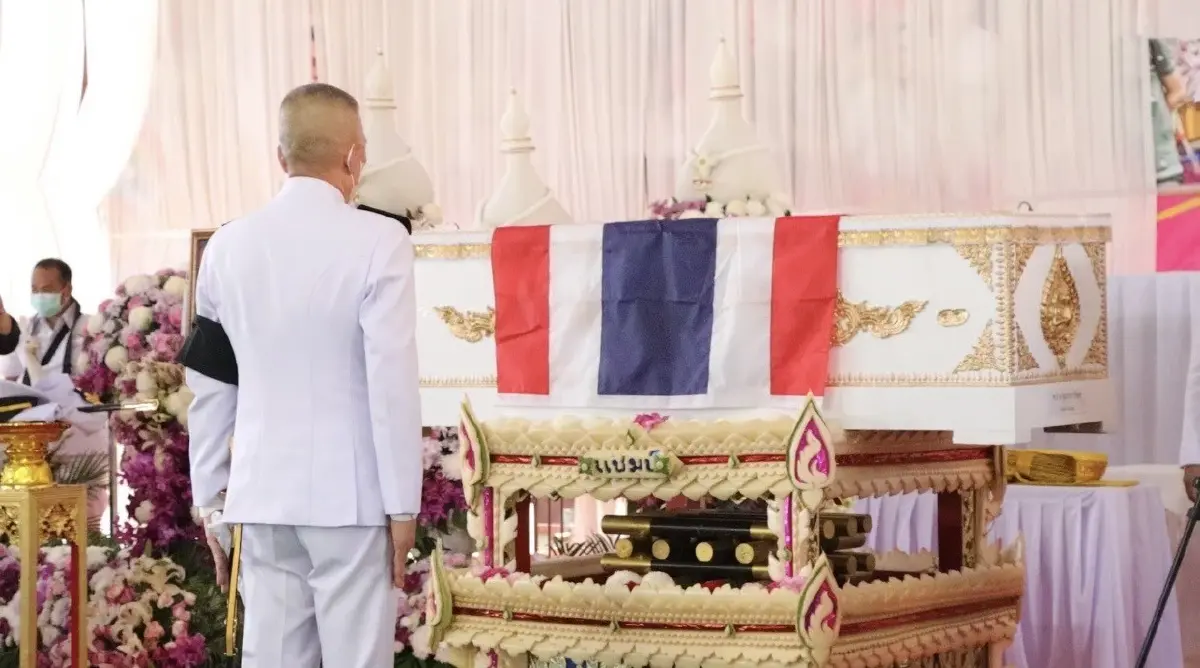 พระราชเพลิงศพ "หมอแชมป์" ฮีโร่ "ร.ล.สุโขทัย" อย่างสมเกียรติ