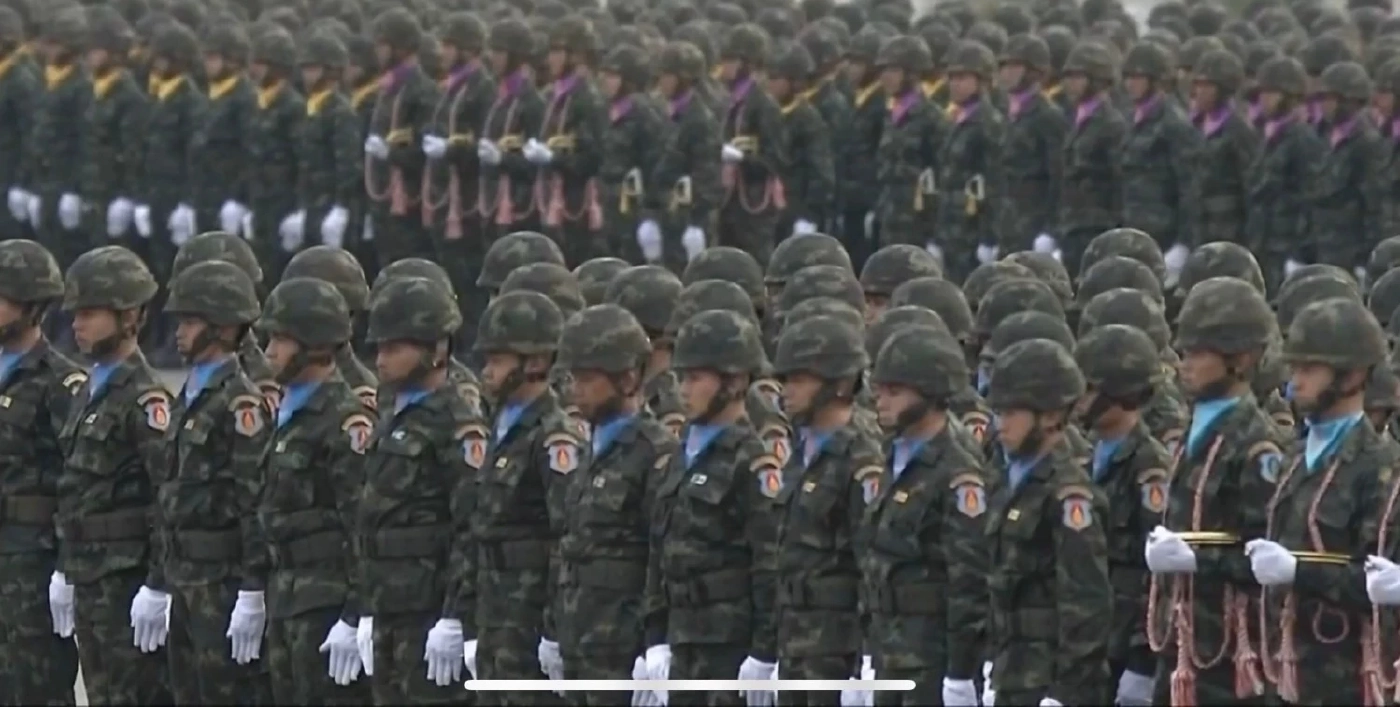 ผบ.ทบ.นำถวายสัตย์ฯ ต่อธงชัยเฉลิมพล ย้ำ ปกป้องชาติ–ราชบัลลังก์