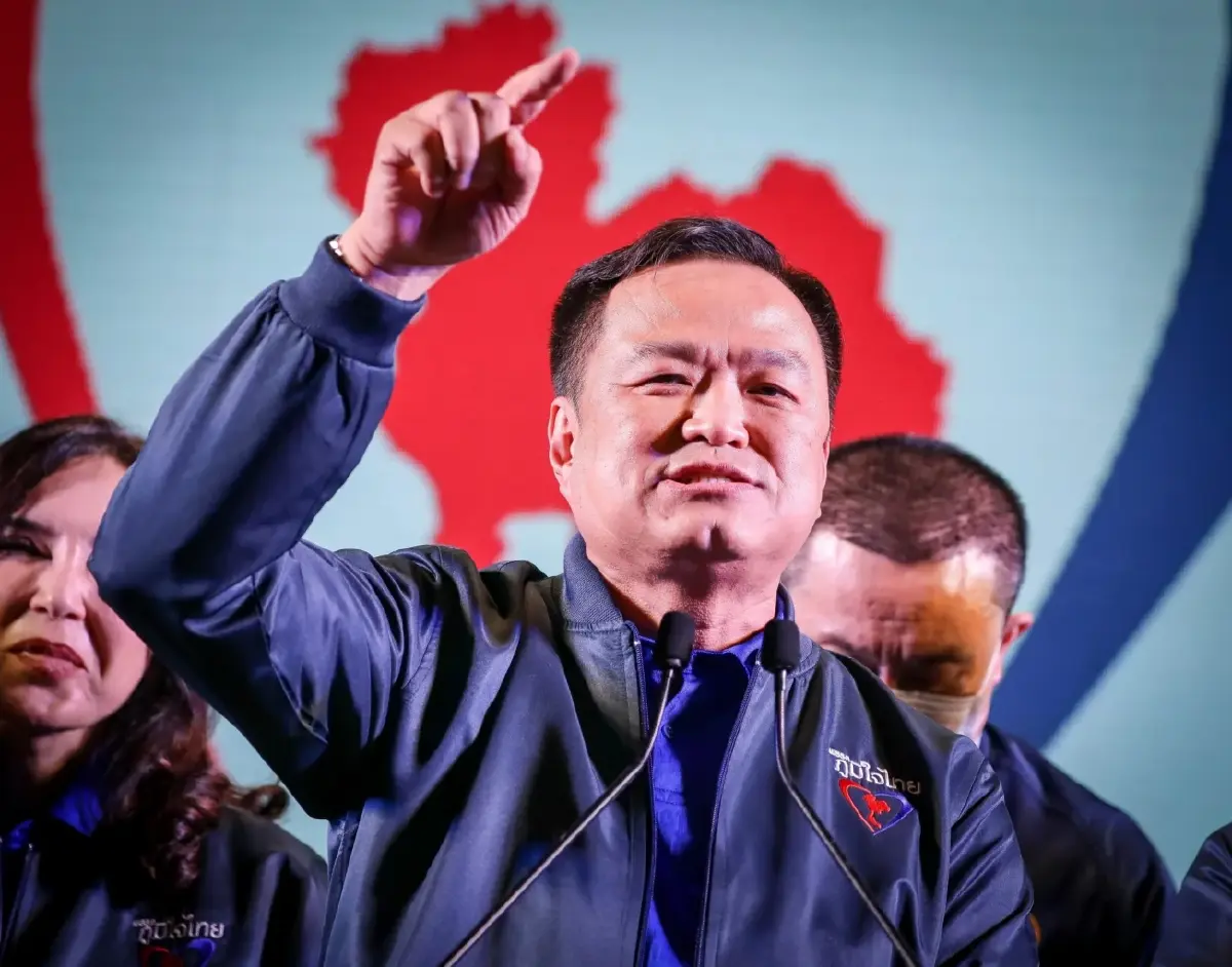 ศึกเลือกตั้ง 66 “บิ๊กตู่” ชิงแต้มต่อ “ยุบสภา” กุมภาพันธ์นี้