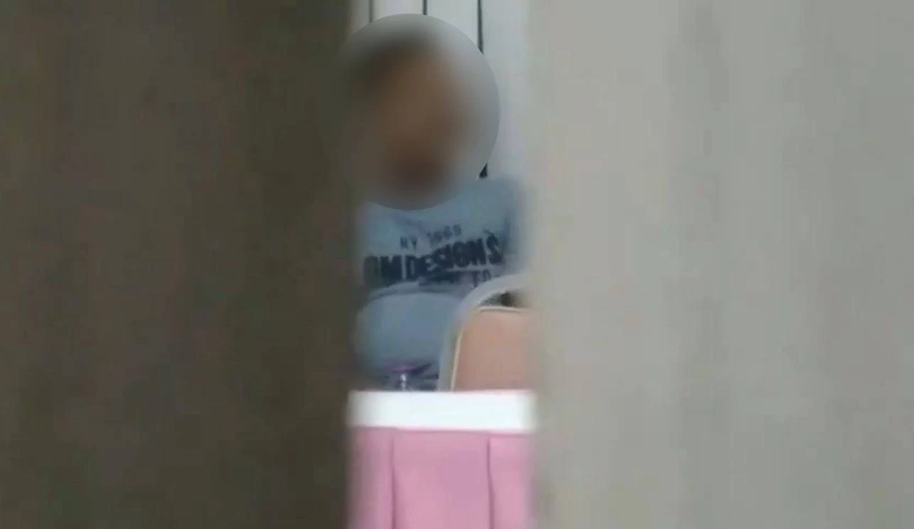 จับแล้ว! มือยิงเอ็ม 16 ถล่มตำรวจกับเพื่อน กลางร้านโต้รุ่ง ตร.แจ้ง 3 ข้อหาหนัก