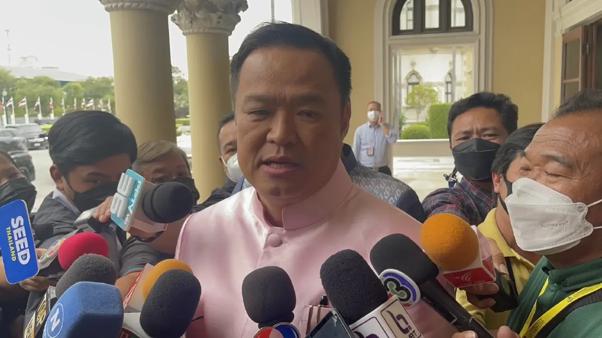 นายอนุทิน ชาญวีรกูล รัฐมนตรีว่าการกระทรวงสาธารณสุข