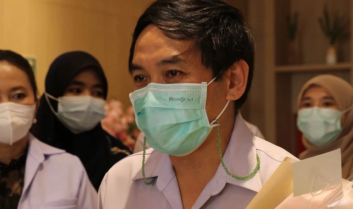 กลุ่มแพทย์ รพช. 7 จังหวัดภาคใต้ แสดงพลังต้านคำสั่งย้าย "หมอสุภัทร"