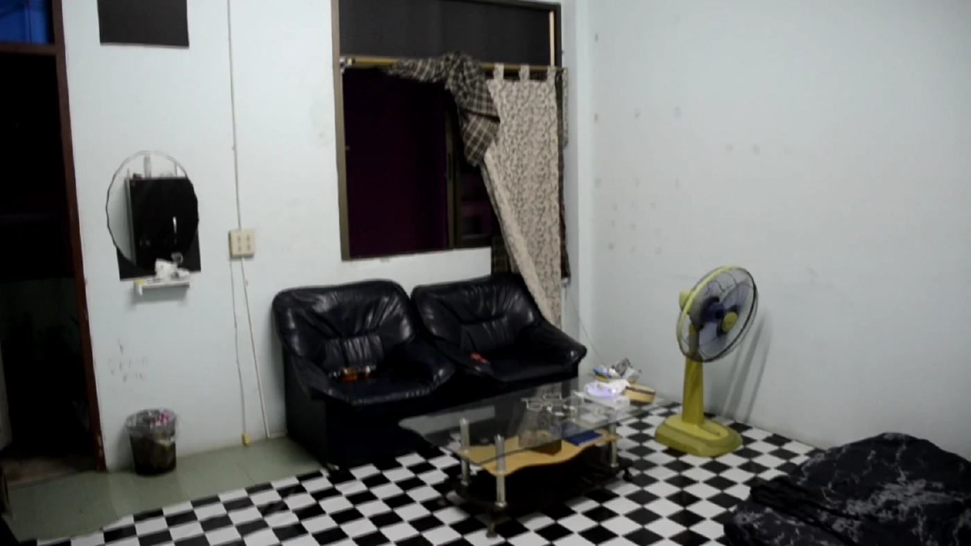 สถานที่ก่อนจะพลัดตกตึก