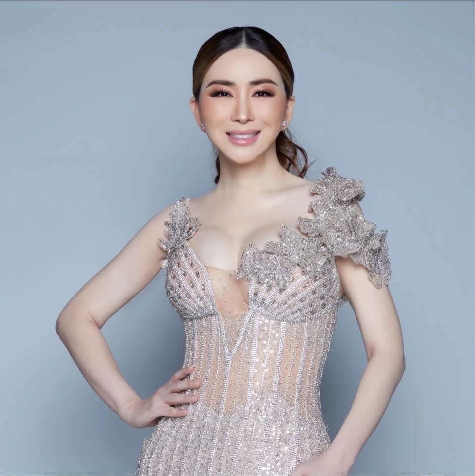 คิวแน่น! “แอน จักรพงษ์” ลุยเดินสายภารกิจจักรวาล เซอร์ไพรส์นางงามผู้ประกวด