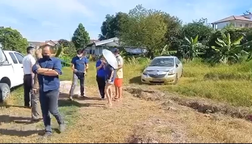 รู้ชื่อแล้ว หนุ่มปริศนาขับเก๋งตกอ่างบางพระ มาเที่ยวกับครอบครัวแล้วหายตัว