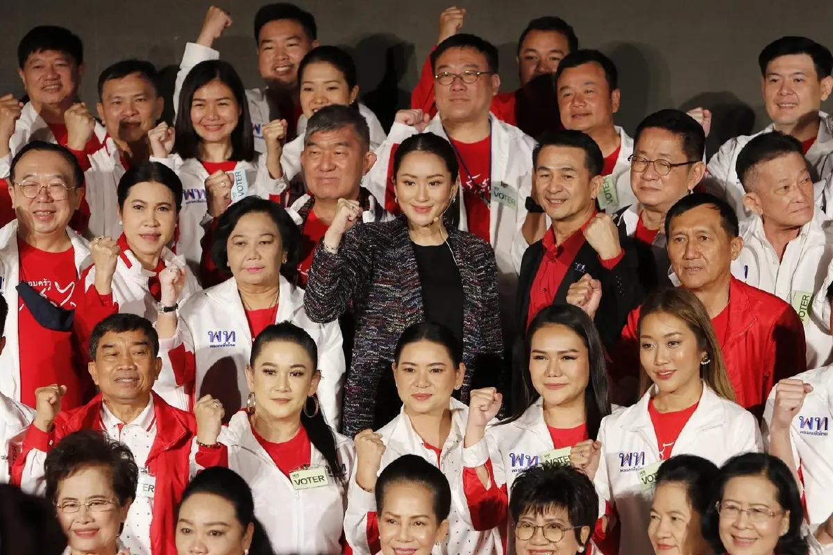 ผลสำรวจ สวนดุสิตโพล พิธา – อุ๊งอิงค์ อันดับ 1 นักการเมืองแห่งปี 