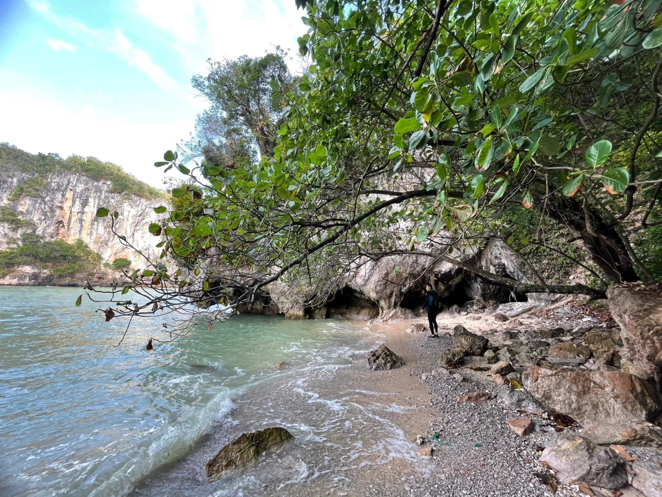 ทร. ค้น 33 เกาะ จ.ชุมพร ยังไม่พบกำลังพล "ร.ล.สุโขทัย" เพิ่ม