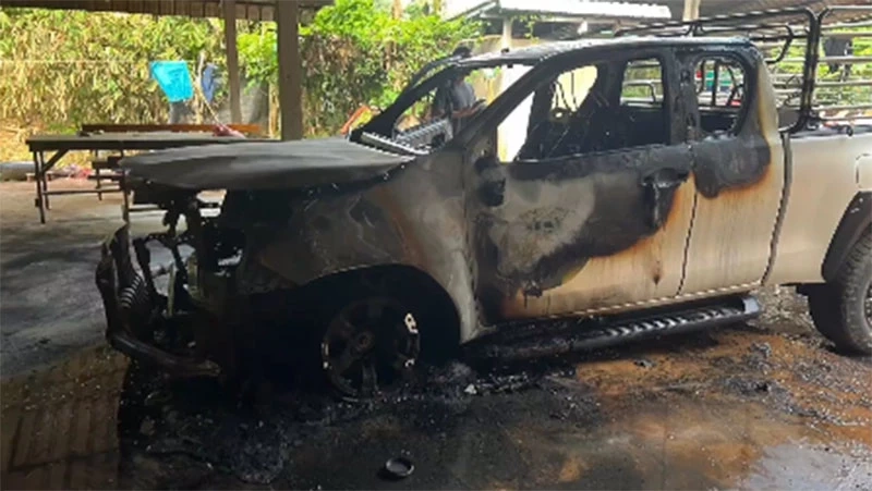 เจ้าของเป็นงง!! เพื่อนบ้านบุกเผารถถามเผาทำไมตอบเพียง “อื่ม”