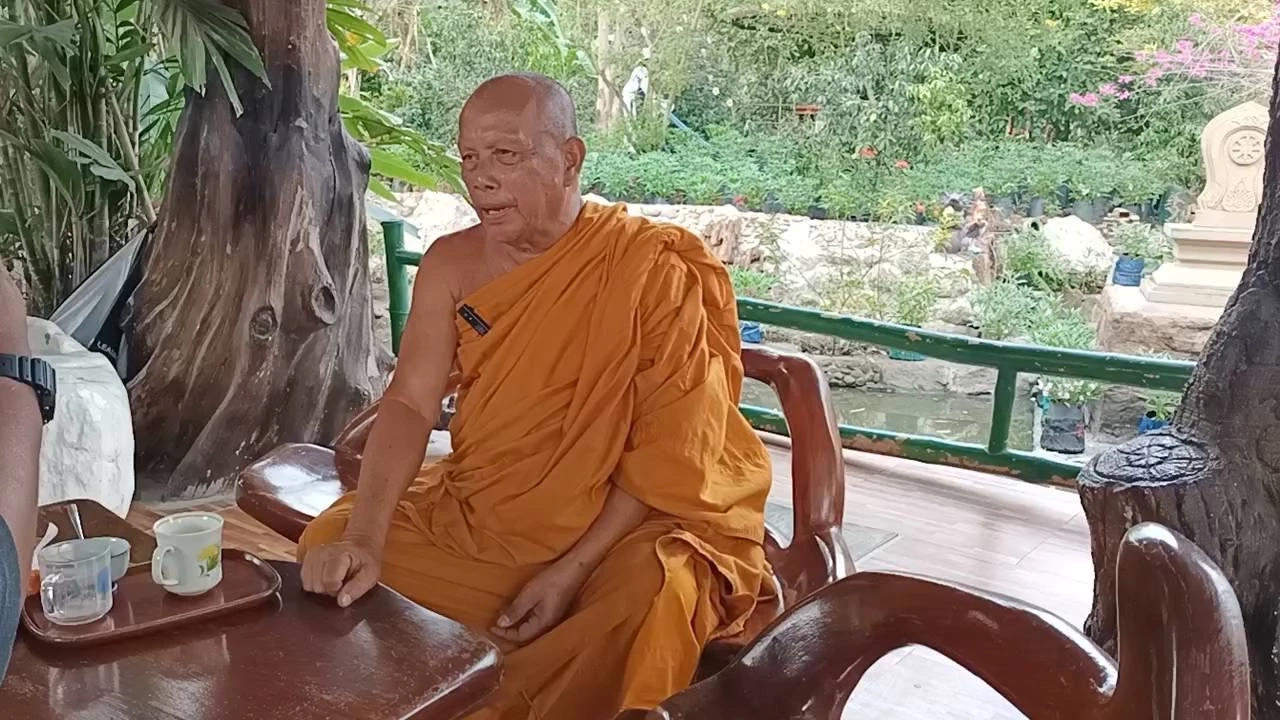 พระพยอม กัลยาโณ เจ้าอาวาสวัดสวนแก้ว