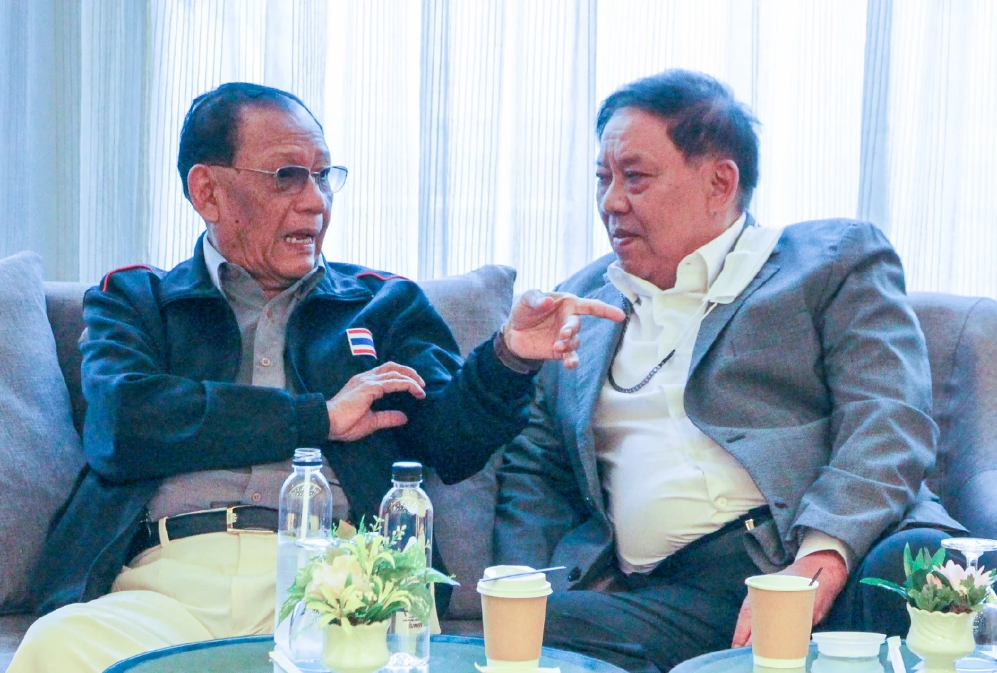 ไตรรงค์ สุวรรณคีรี  ที่ปรึกษาพรรค รทสช.และพล.ต.อ.อัศวิน ขวัญเมือง สมาชิก รทสช.