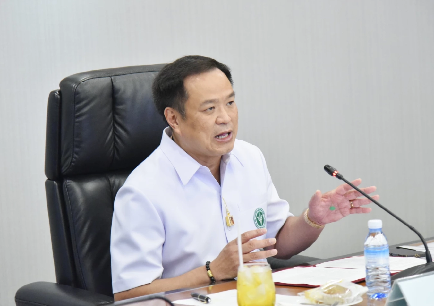 อนุทิน ชาญวีรกูล