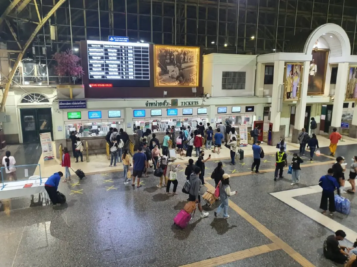 "การรถไฟฯ" คาดวันนี้(2ม.ค.2566) คนเดินทางกลับเข้ากรุงกว่า  80,000 คน