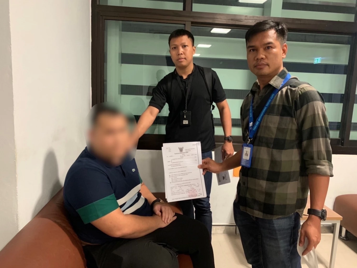 ตร.รวบ "พันตรีเก๊" หนีประกันศาล ตุ๋นลงทุนชอร์ตหุ้น เสียหายกว่า 50 ล้าน