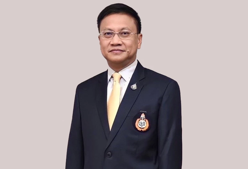 ดร.สัญลักข์ ปัญวัฒนลิขิต กรรมการผู้จัดการใหญ่ บริษัท ขนส่ง จำกัด (บขส.)