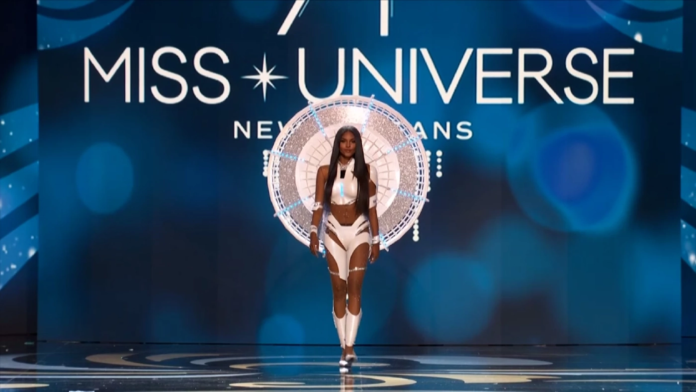 ปัวร์โตริโก้  ชุดประจำชาติที่ ได้แรงบันดาลใจจากกล้องโทรทัศน์วิทยุ Arecibo Observatory