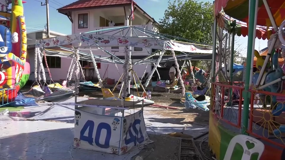 เครื่องเล่นต่างๆในงานกาชาด เงียบเหงาหลังเกิดเหตุ