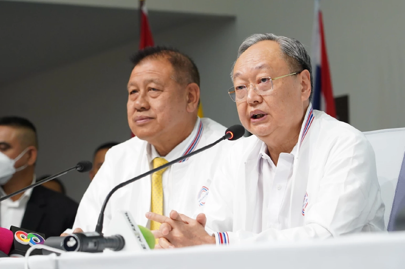 “บิ๊กปัอม” เปิดตัว “อุตตม-สนธิรัตน์-พล.อ.วิชญ์” กลับ “พปชร.”