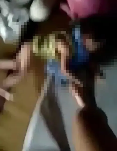 ชาวบ้านสุดทน ร้องช่วยเด็ก 2 ขวบถูกพี่สาววัย 12 ถีบหน้า (มีคลิป)
