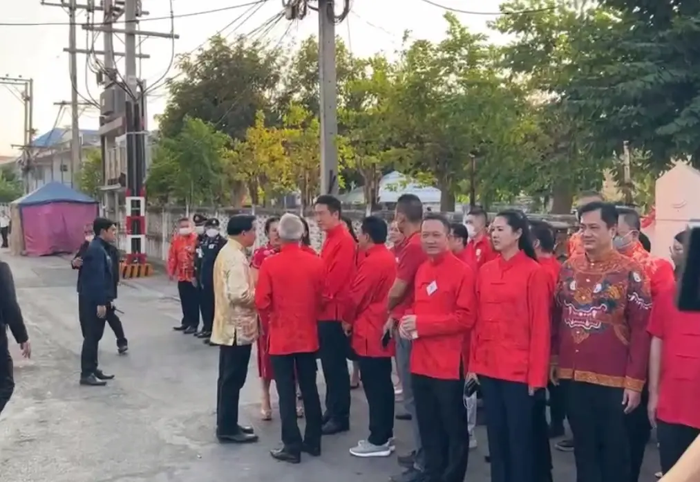 “ปารีณา” ยังรัก “ลุงตู่-ลุงป้อม” เท่ากัน  เชื่อจับมือกันตั้งรัฐบาล