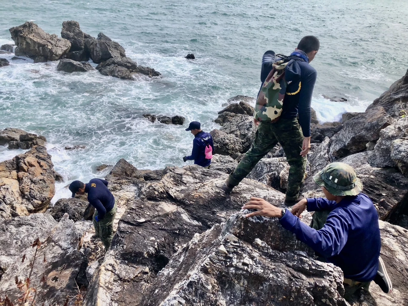 กองทัพเรือ เร่งค้นหากำลังพลที่ยังสูญหาต่อเนื่อง