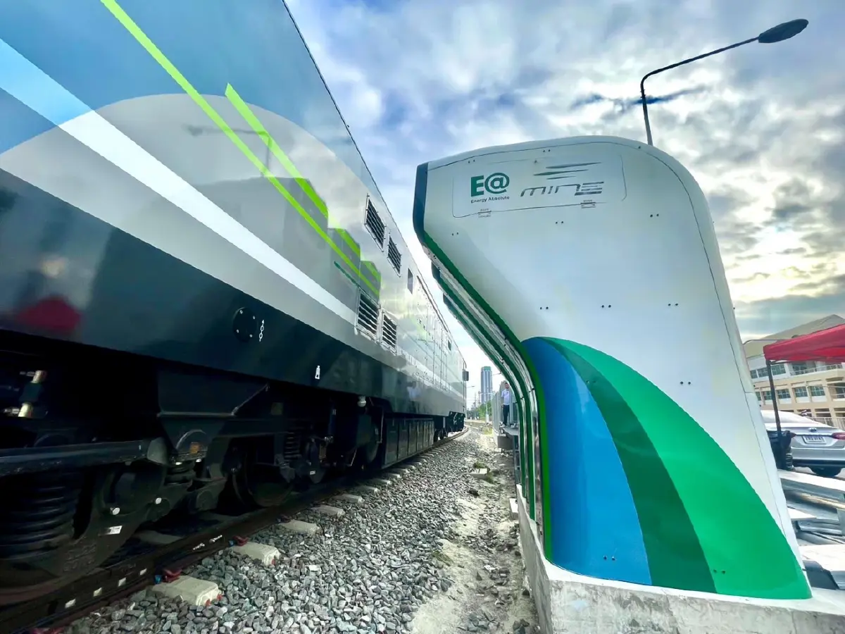 EA ส่งหัวรถจักรไฟฟ้าพลังงานแบตเตอรี่ ‘MINE Locomotive’ ทดลองวิ่งจริงสู่สถานีกลางกรุงเทพอภิวัฒน์ ผลักดันระบบรางไทยเพื่อสิ่งแวดล้อมอย่างยั่งยืน