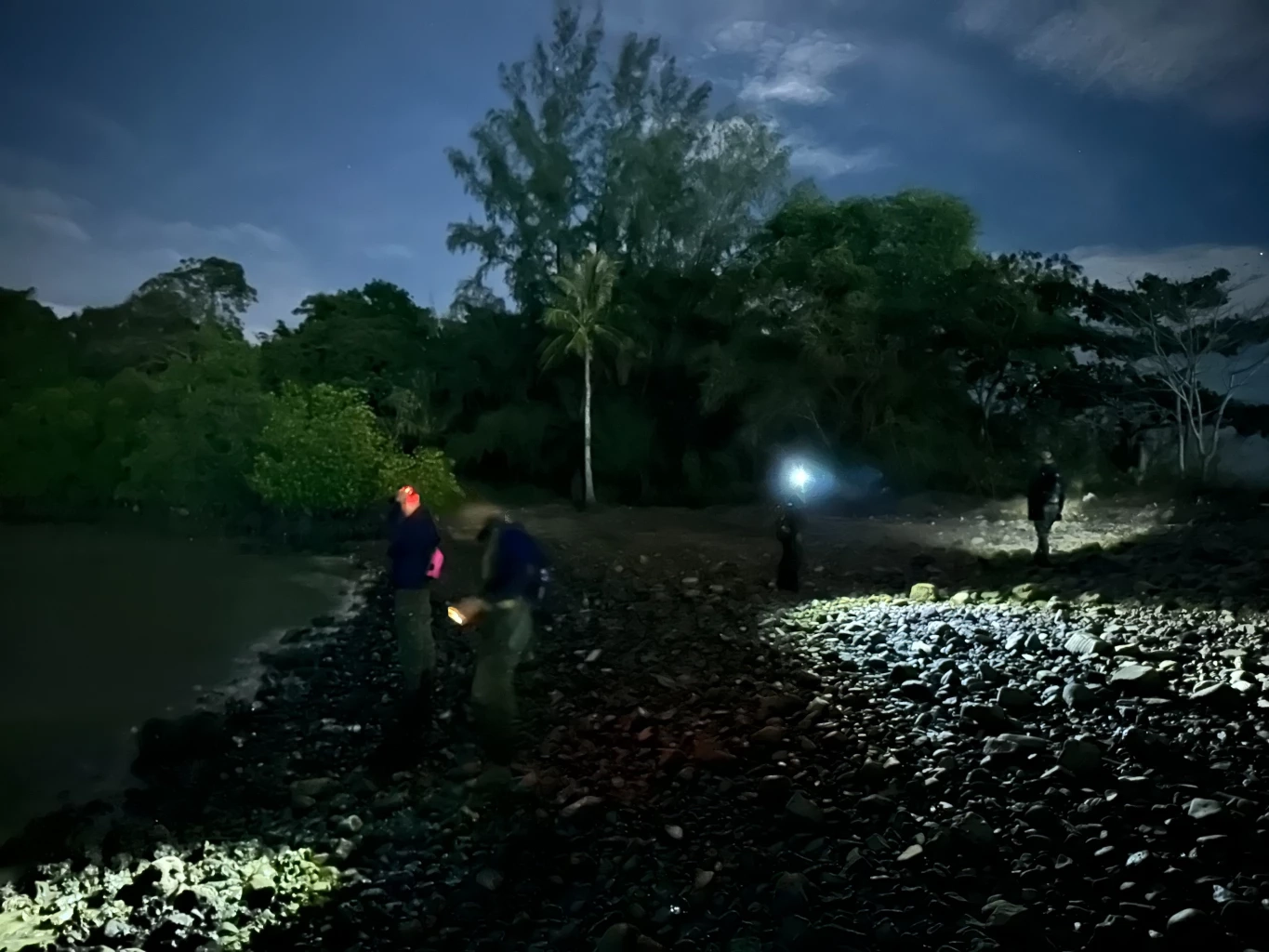 ค้นหากำลังพล "ร.ล.สุโขทัย" วันที่ 17 เน้นช่วงน้ำลงต่ำสุด ยังไม่พบทหารเพิ่ม