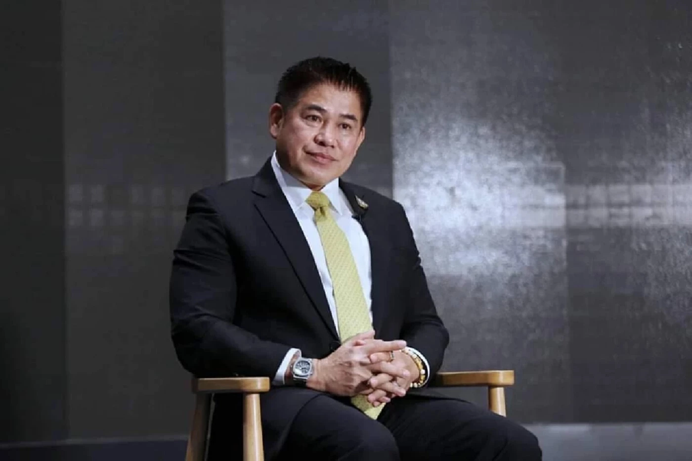 “บิ๊กป้อม” มีความสุขหลังลูกๆ กลับ พปชร. หวังนำพาสู่นายกฯ คนที่ 30