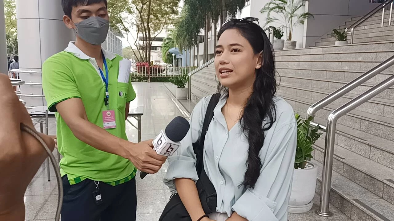 น.ส.ภัสราวลี ธนกิจวิบูลย์ผล หรือ มายด์ นักเคลื่อนไหว หนึ่งในแกนนำกลุ่มราษฎร