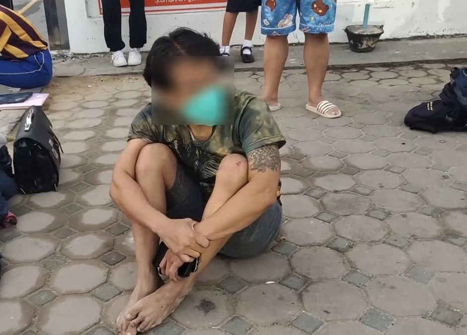 ระทึก! รถตู้รับส่งนักเรียนแหกโค้งเหินข้ามเลน 15 ชีวิต บาดเจ็บเล็กน้อย