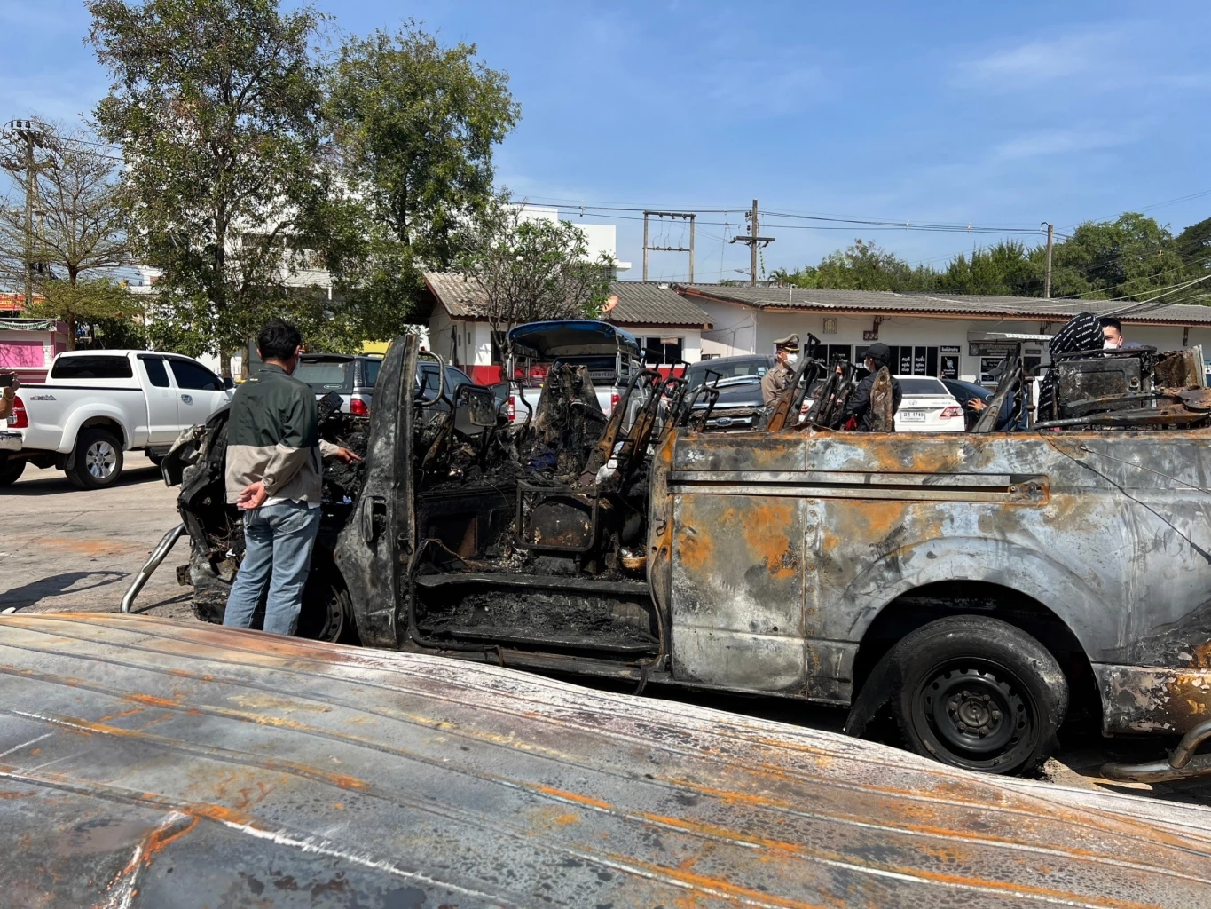 พ่อเสียลูก 7 ขวบพร้อมภรรยา ร่ำไห้กอดญาติ เผยสุดเศร้า ชีวิตไม่เหลืออะไรแล้ว