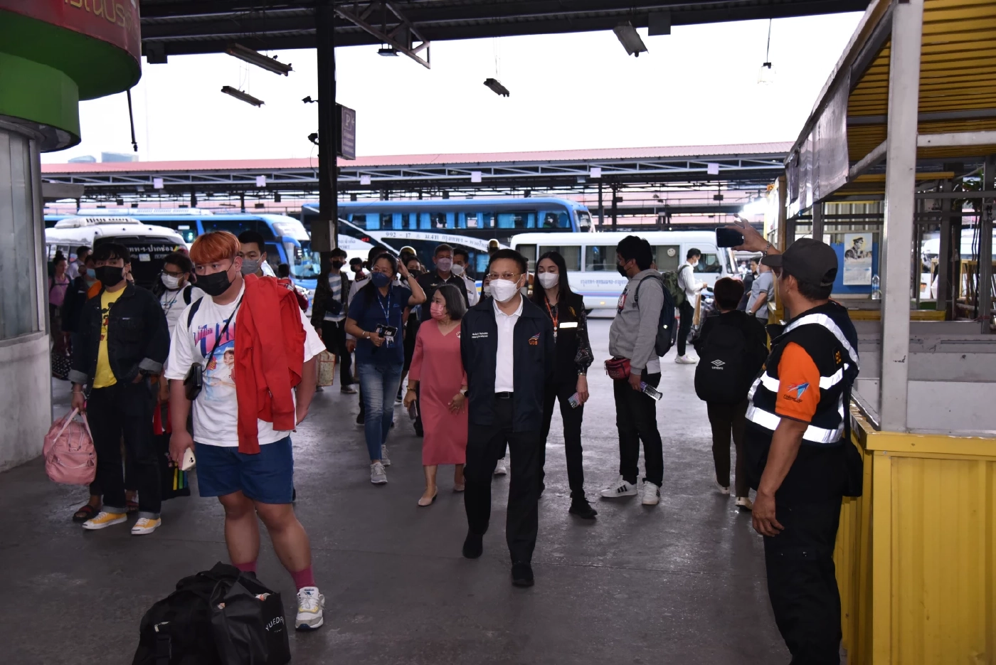 คนยังทยอยเข้ากรุงคึกคัก "บขส." จัดรถรับขากลับ เป็น 3,900 เที่ยว