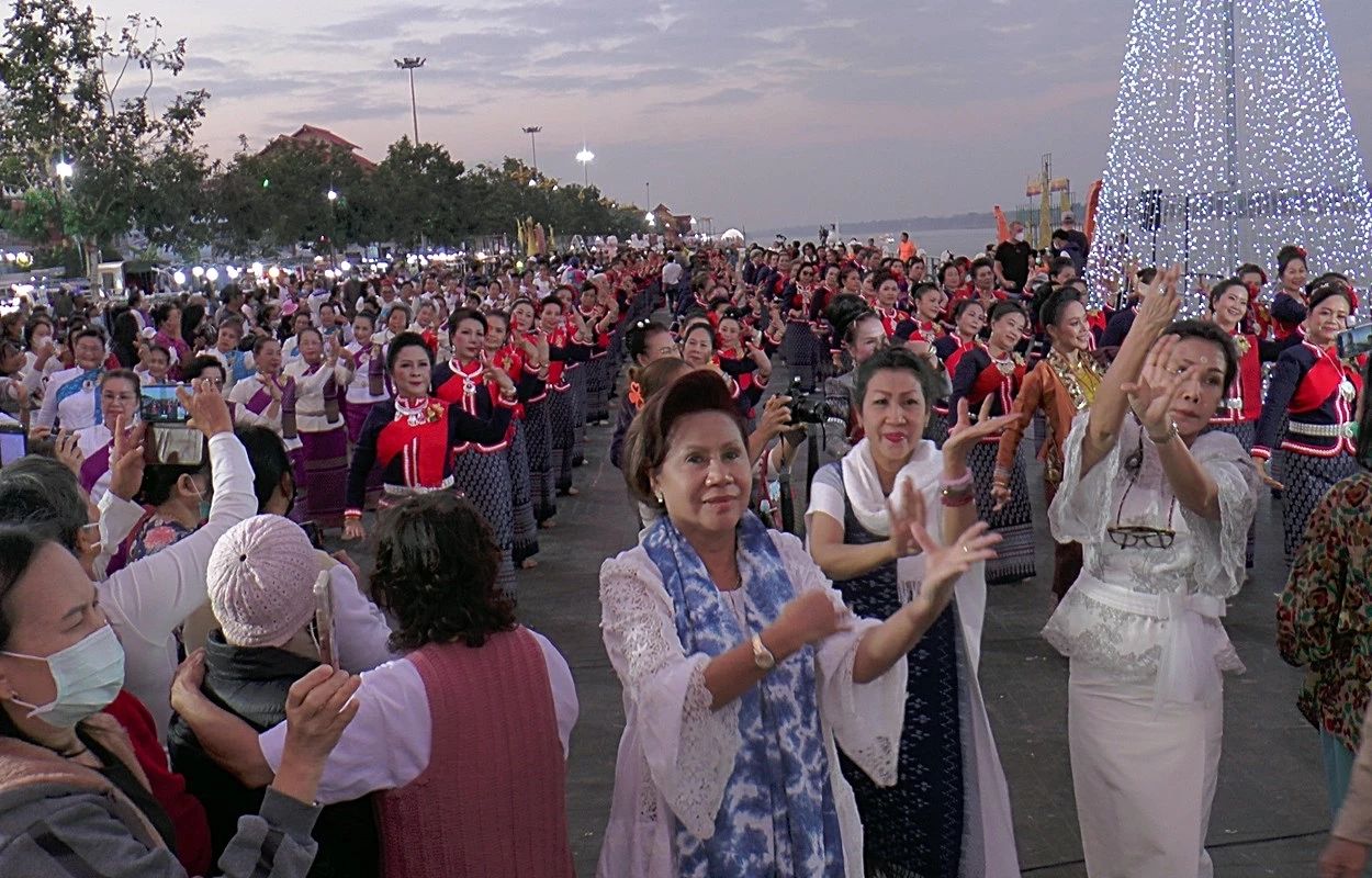 “โตโน่” รำบวงสรวงพญานาค ก่อนอุปสมบท 9 ม.ค. นี้ "ไทย - ลาว" ร่วมสาธุบุญ