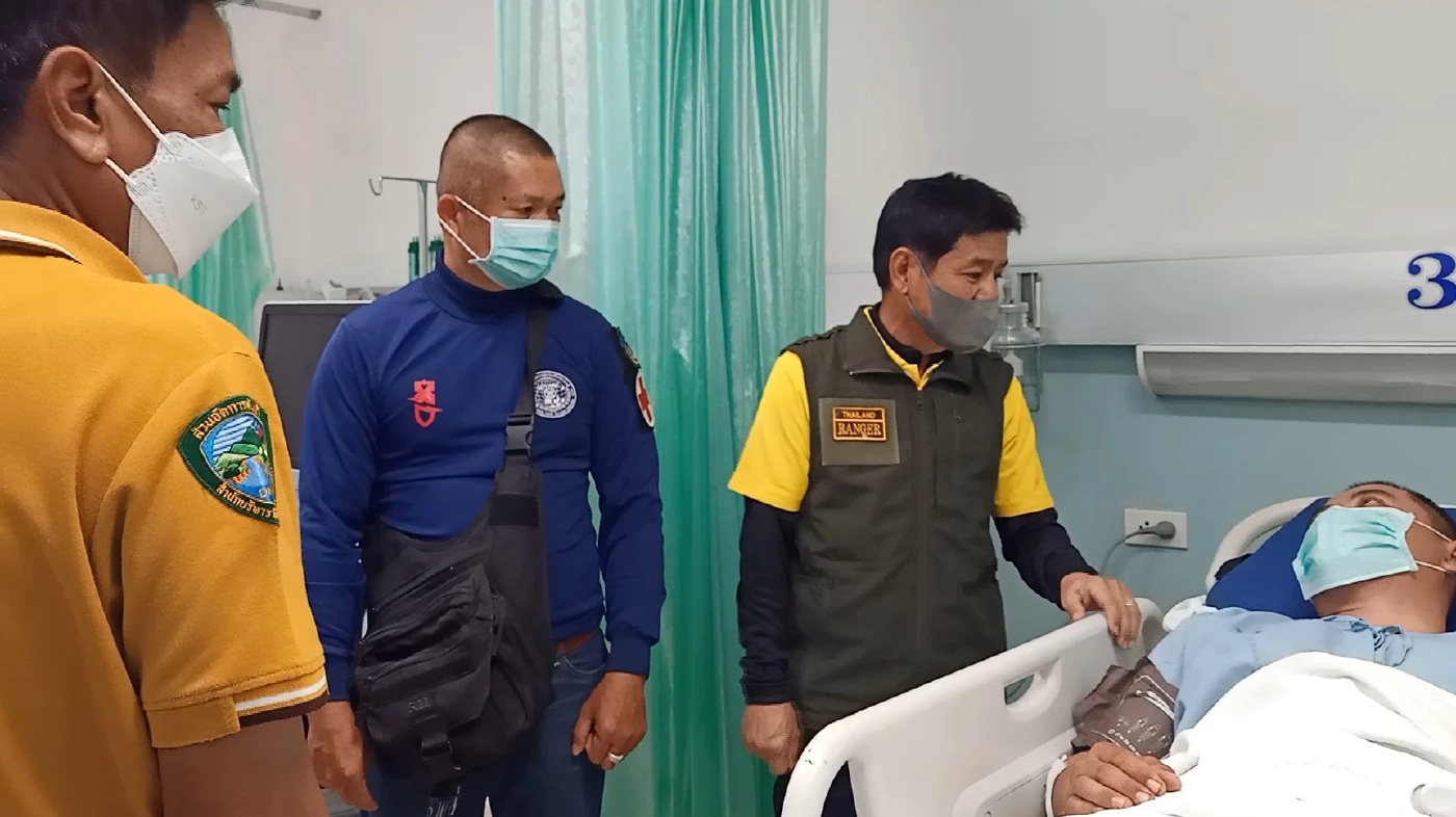 “ชัยวัฒน์” เยี่ยมทหารเหยียบกับระเบิดดับ 1 เจ็บ 1 พร้อมเล่านาทีเกิดเหตุ
