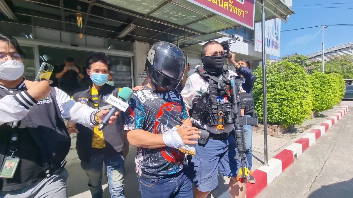 ตร.คุมตัวมือแทงพี่ชาย 20 แผลไปทำแผนประกอบคำรับสารภาพ