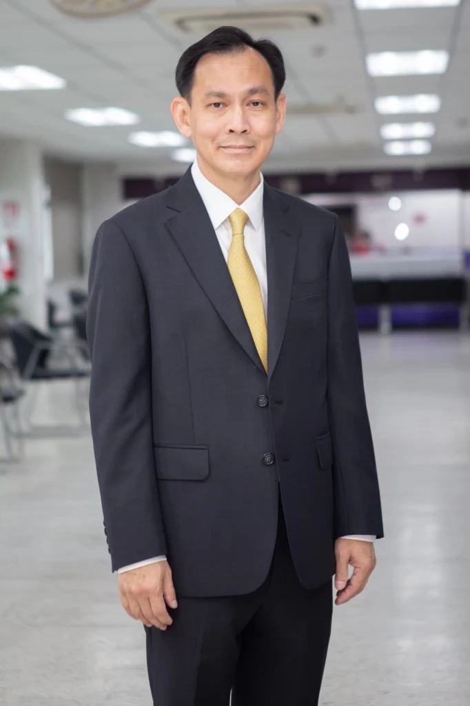 นายเสกสม อัครพันธุ์ รองอธิบดีกรมการขนส่งทางบก 