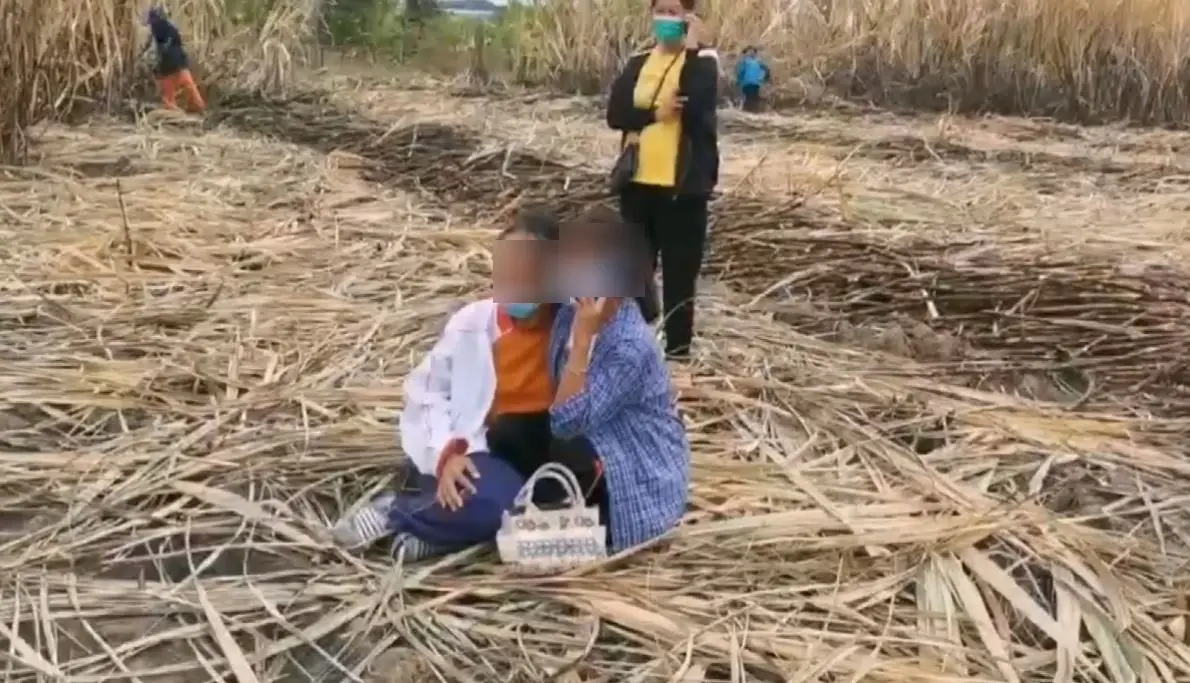 ผงะ! หนุ่มร้อยเอ็ด หายจากแคมป์คนงาน กลายเป็นศพถูกไฟไหม้กลางไร่อ้อย