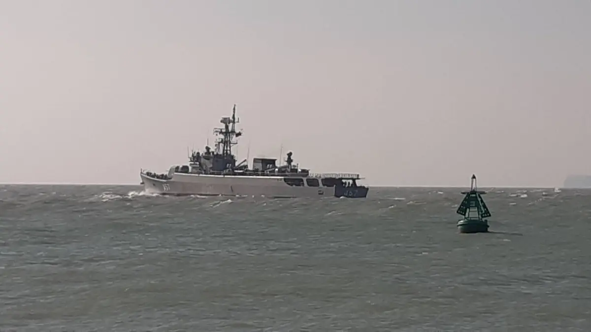 ทร. จัด 2 หมู่เรือค้นหากำลังพล "เรือหลวงสุโขทัย" ที่ยังสูญหายอีก 5 นาย