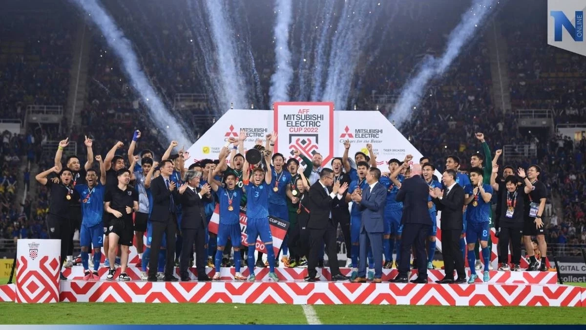 ส่องประวัติ "ธีราทร บุญมาทัน" ฮีโร่ช้างศึกคว้าแชมป์อาเซียนคัพ 2022