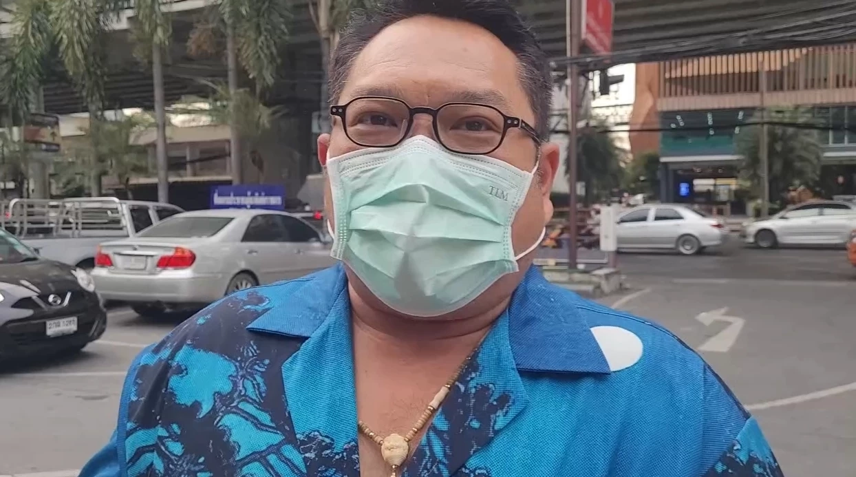 พ่อเจ็บใจ ถูกเชิดเงินค่าบัตร "แบล็กพิงก์" ลูกสาวใจสลายอดดู "ลิซ่า"