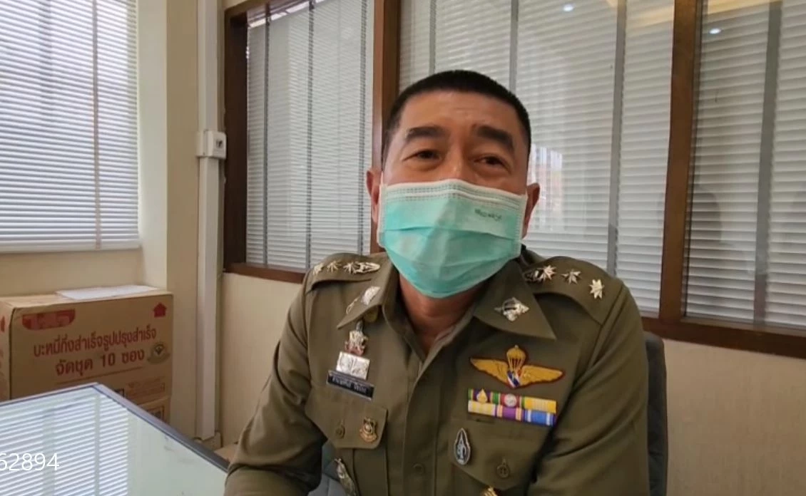 หนุ่มสุดช้ำ! ซื้อรถใหม่ โดน ตร.จับป้ายแดงปลอม เซลล์ปัดความรับผิดชอบ