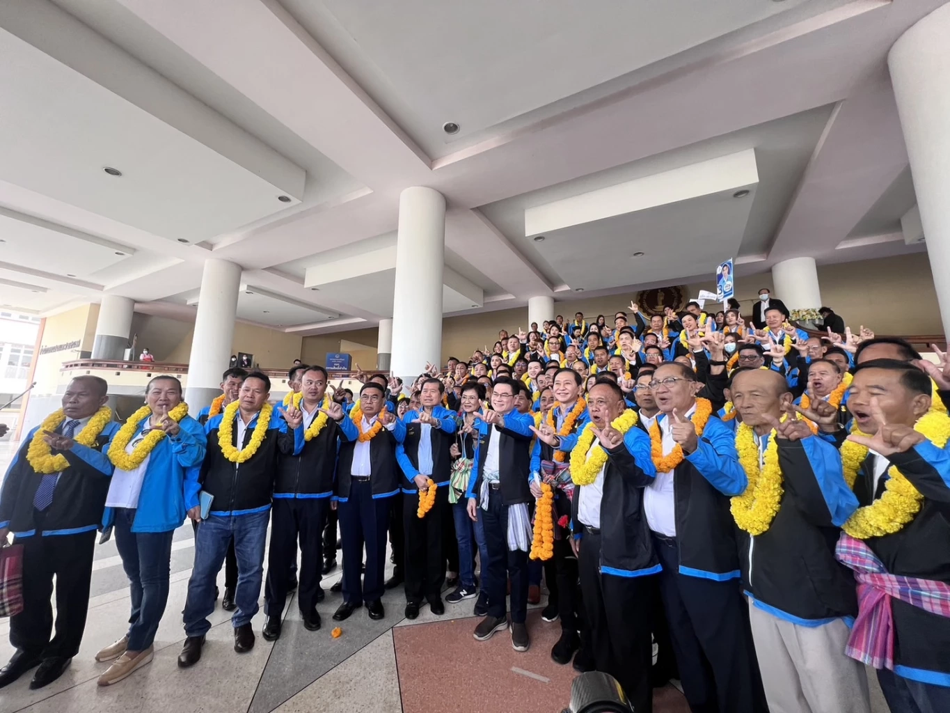 “จุรินทร์” ยกทีม เปิดตัว 99 ว่าที่ผู้สมัคร ส.ส.อีสาน “ปชป.”