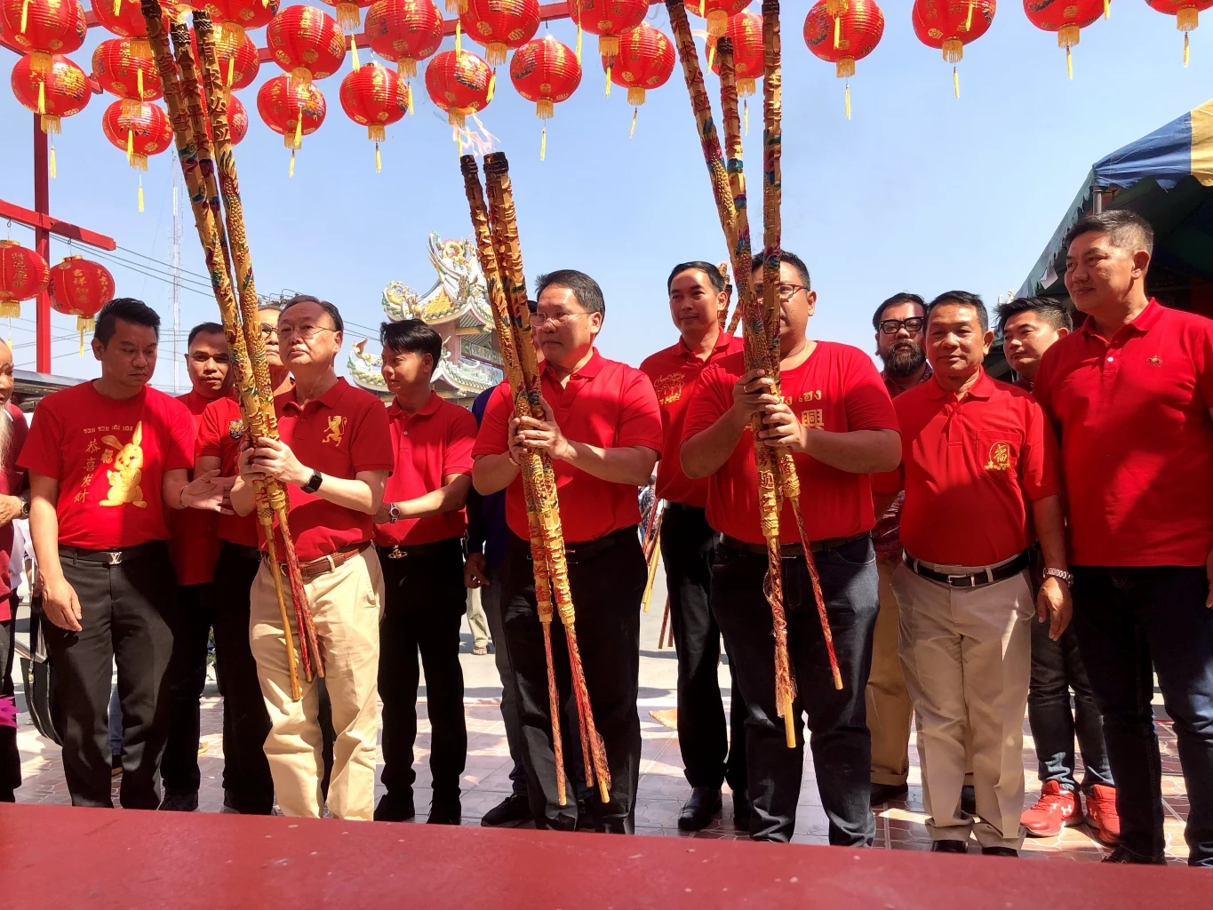 “อุตตม” นำทีมลงพื้นที่ตลิ่งชัน เปิดตัวหมอแมพ ว่าที่ผู้สมัคร ส.ส.