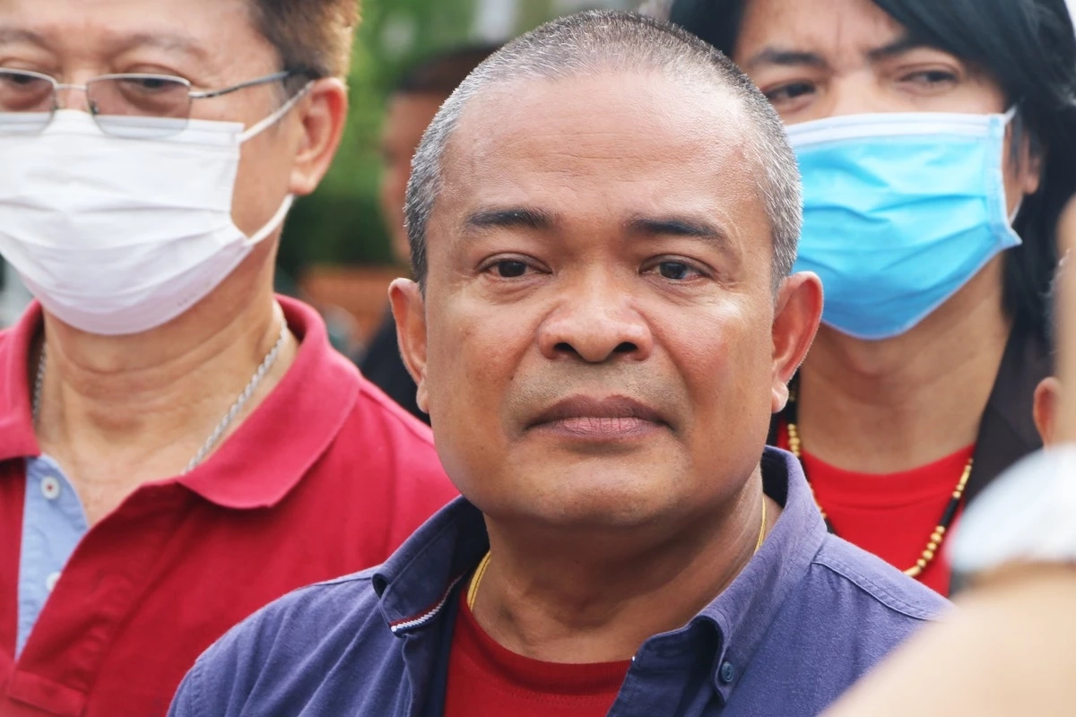 จตุพร  พรหมพันธุ์  แกนนำคณะหลอมรวมประชาชน