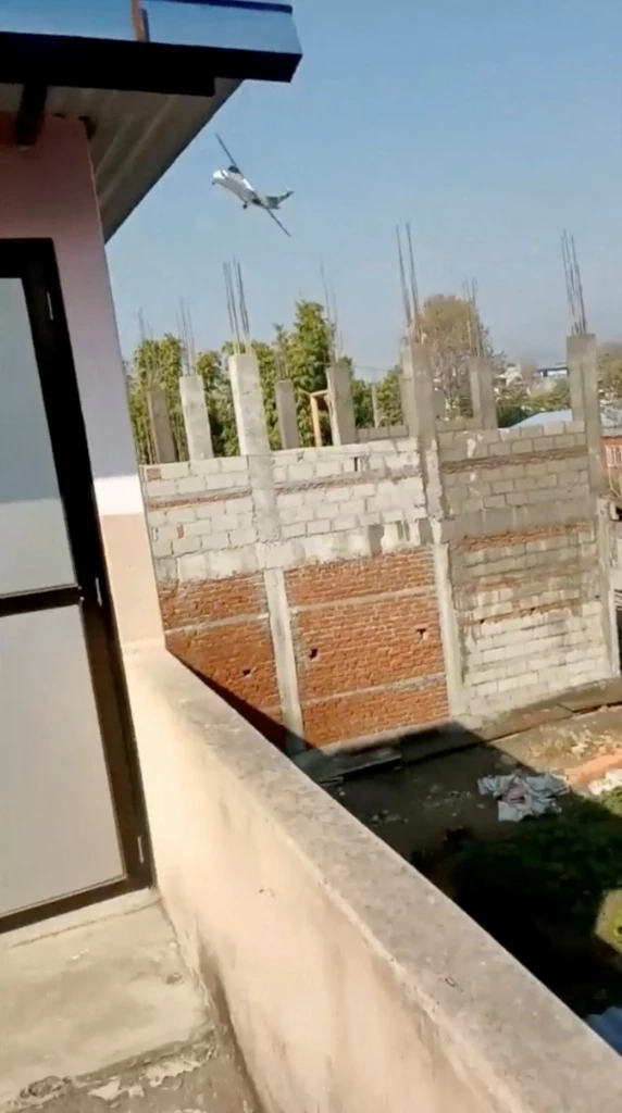 เนปาลพบกล่องดำของเครื่องบินตก หมดหวังพบผู้รอดชีวิต