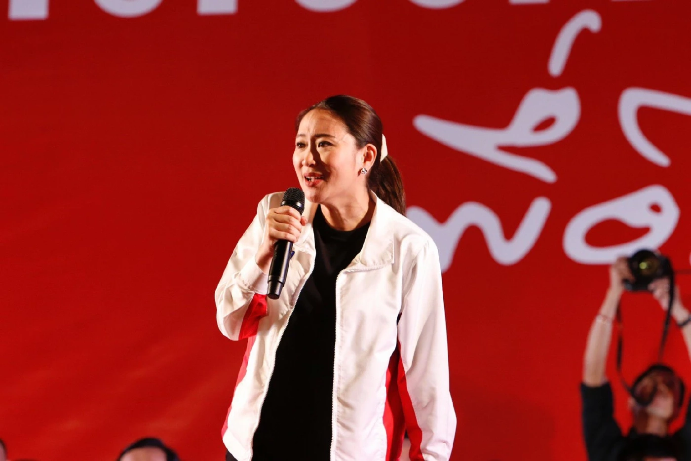 อุ๊งอิ๊งค์ ยัน แก้ปัญหาที่ดินทำกิน ให้ชาวกาญจนบุรี มีคุณภาพชีวิตที่ดี   