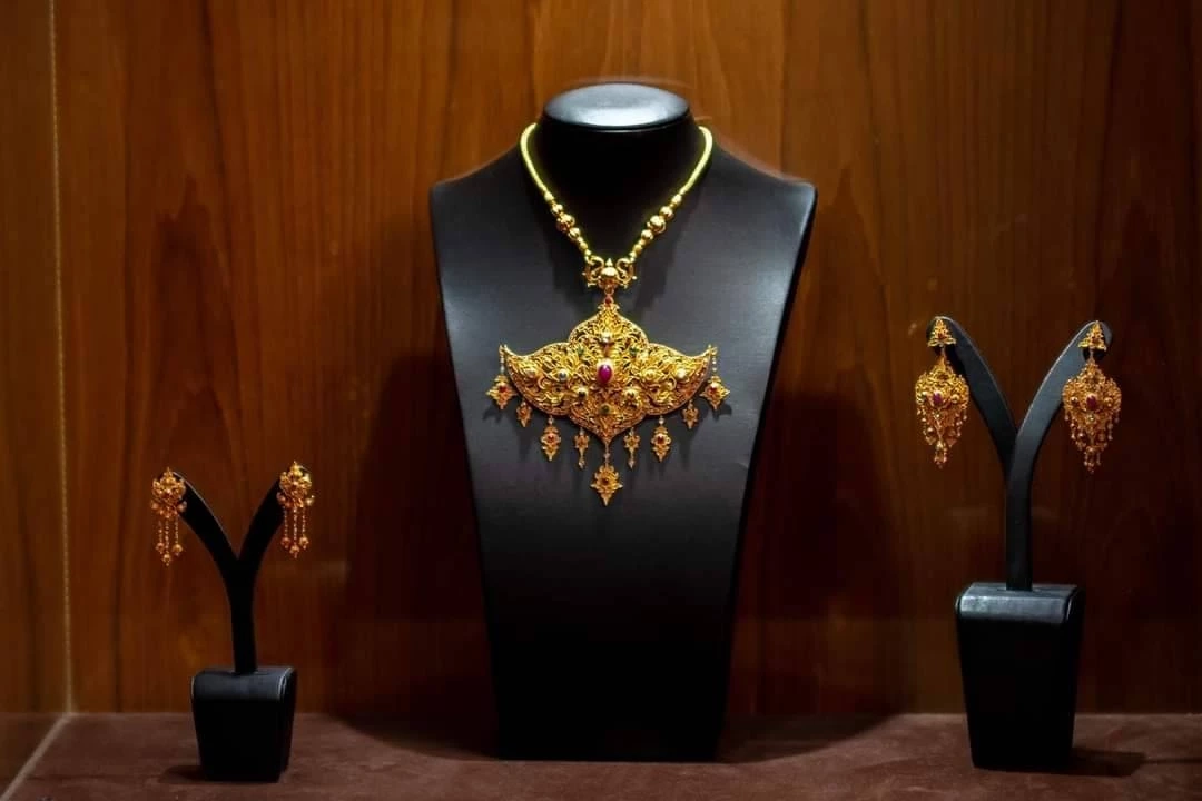 สิปปาลัยทองถนิม