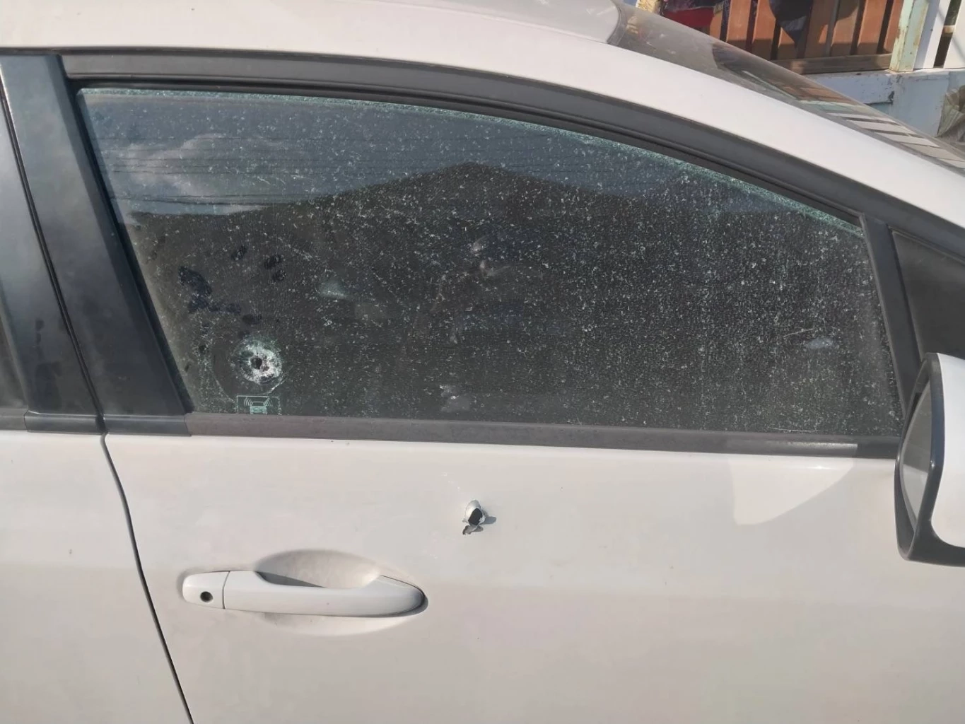 "ผัวโหด" ชักปืนยิงเมียสาหัสคารถ หลังก่อเหตุโร่มอบตัวอ้างโดนยั่วโมโห